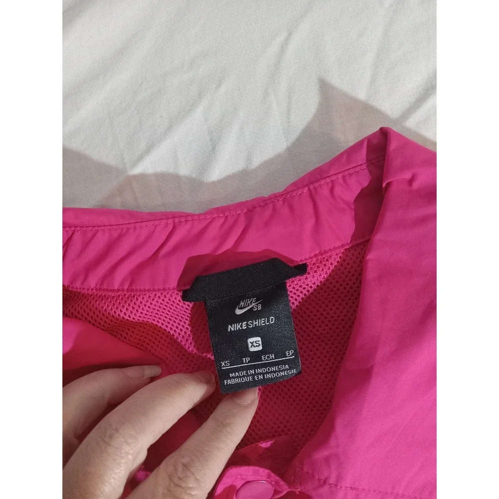 Nike SB Men's Shield Hot Pink Nylon Windbreaker Skate Jacket Size XSmall‎ New